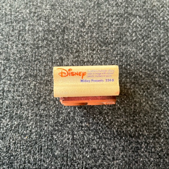 •’Mickey Presents’ Rubber Stamp• - Picture 3 of 6